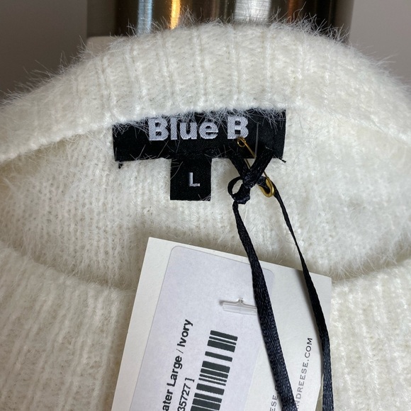 NWTs Royal & Reese Boho Eyelash Knit Sweater w Stunning Sequin Chevron Detail - Picture 7 of 11